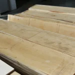 Texture and surface pattern of a 52 mm extra grade edged oak board