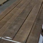 Color and natural grain texture of Extra grade American walnut edged boards, 52 mm.