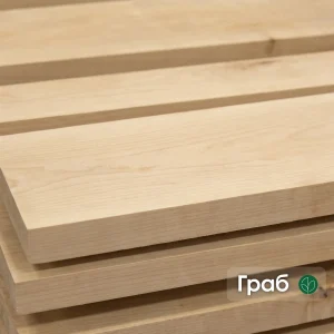 Kiln-dried hornbeam edged boards for furniture