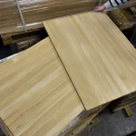 Showing the high-quality surface of a solid lamella oak furniture panel.