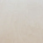 Текстура поверхности шлифованной фанеры ФК 4 мм сорта B/BB с легким древесным узором.