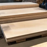 Палети з березовою фанерою ФК 18 мм на складі компанії WoodWay Expert.