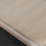 Угол листа шпонированной фанеры ясень белый толщиной 10 мм