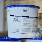 Водостойкий клей для древесины Kleiberit 300.0 в белом пластиковом ведре 4,5 кг с синей крышкой.