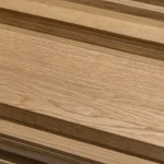 Natural wood texture of 2.5 mm sawn oak veneer.