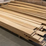 Pallet with sawn oak veneer at the WoodWay Expert warehouse.