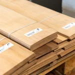 Марковані пачки пиляного шпону груші на складі WoodWay Expert.