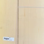 Світла текстура пиляного шпону липи з маркуванням.