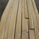 Long sheets of natural sliced oak veneer 2.1-3.8 m in packs