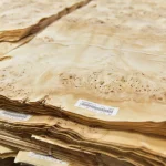 Маркированные листы эксклюзивного шпона капового тополя в пачке