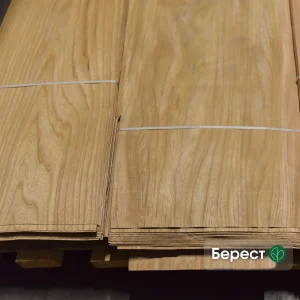 Packs of natural sliced elm veneer 0.6 mm thick at the WoodWay Expert warehouse.