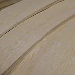 White ash veneer 0.6 mm, 2.1–2.25 m, grade 1: sheet edge