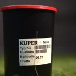 Крупний план чорної котушки термонитків Kuper K3