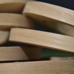 Кілька смуг берестової кромки, розкладених навхрест