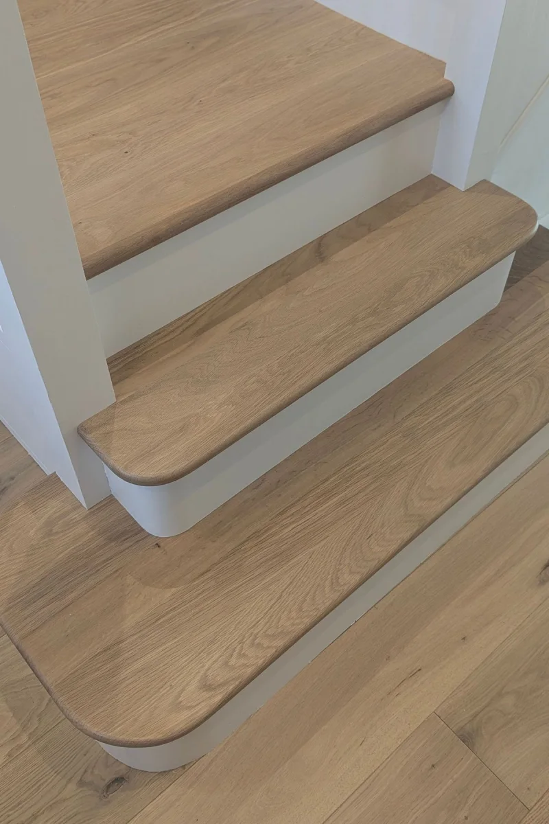 Staircase elements and treads — Sawn Oak Veneer