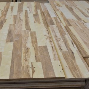 Stack of ash wall panels 19 mm, 1033x2800, strips with contrasting heartwood and sapwood